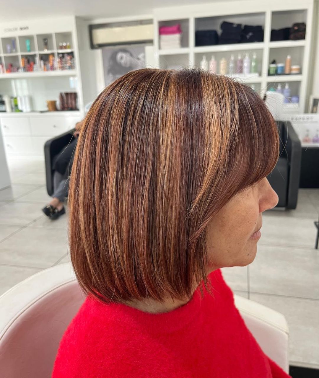 Mèches caramel carré plongeant - coiffeur Saint-Pierre